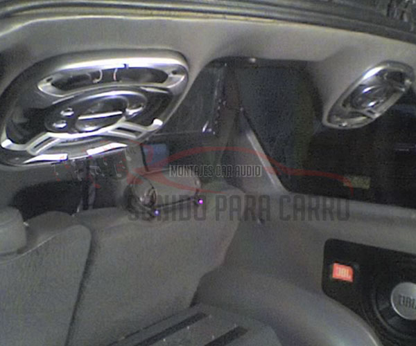 MONTAJE DE SONIDO FORD SCAPE.