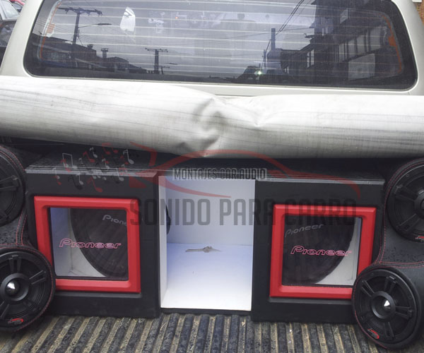 MONTAJE DE SONIDO TOYOTA HILUX 3 TYU SONIDO CAMIONETA PARA PLATÓN CAMIONETA.