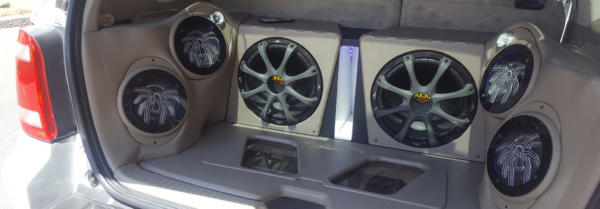 MONTAJE DE SONIDO FORD SCAPE.