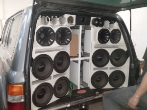 MONTAJE DE SONIDO TOYOTA BURBUJA 2 TYU MONTAJE DE SONIDO TOYOTA BURBUJA.